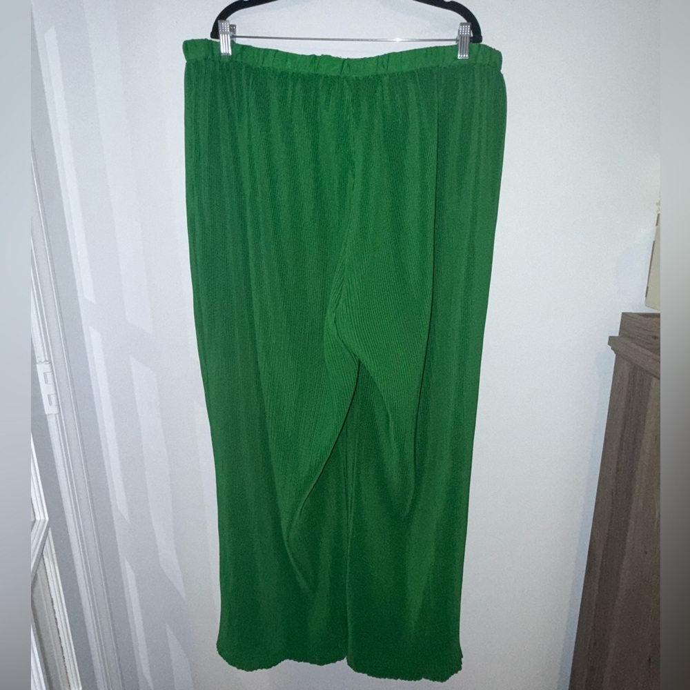 PrettyLittleThing Bright Green Plissé Wide-Leg Pants | Size 20 💚 - Picture 11 of 15